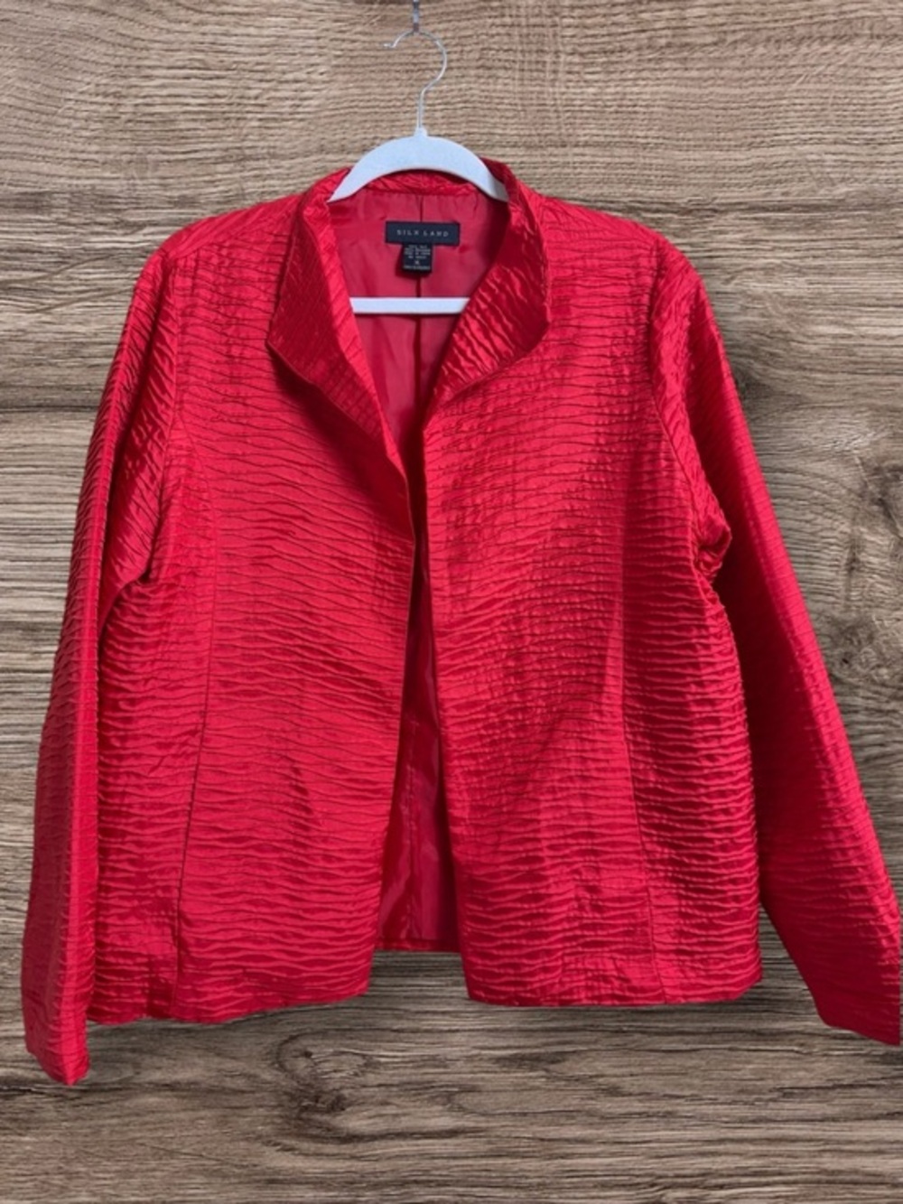 Silkland, red open jacket. XL.